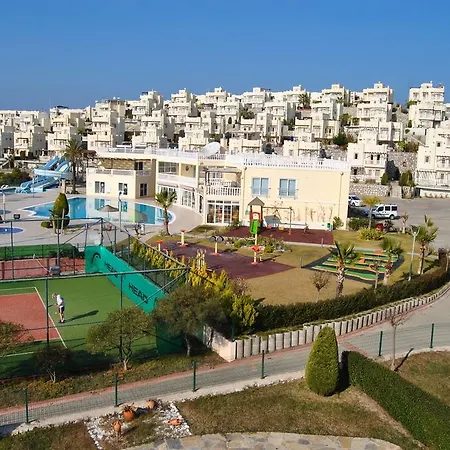 Turquoise 2+1 Ozel Havuzlu * Bogazici