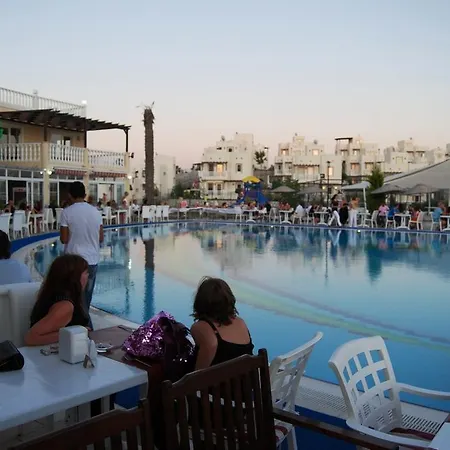 Villa Turquoise 2+1 Ozel Havuzlu